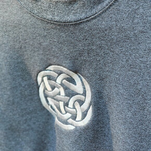 CELTIC FASHIONS Celtic Knot Embroidered Crew Sweatshirt Women's medium blue grey - Picture 3 of 5
